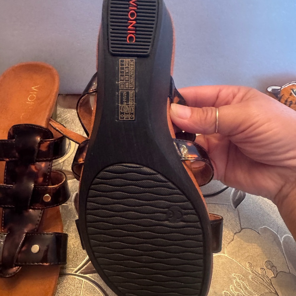 Vionic Tortoiseshell Buckle Sandals - image 7